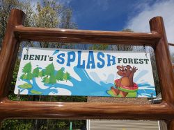 Benji's Splash Forest sign